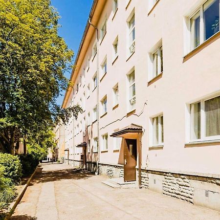 Sunny Apartment, 7 Min With Tram To The Old Town Tallin Zewnętrze zdjęcie